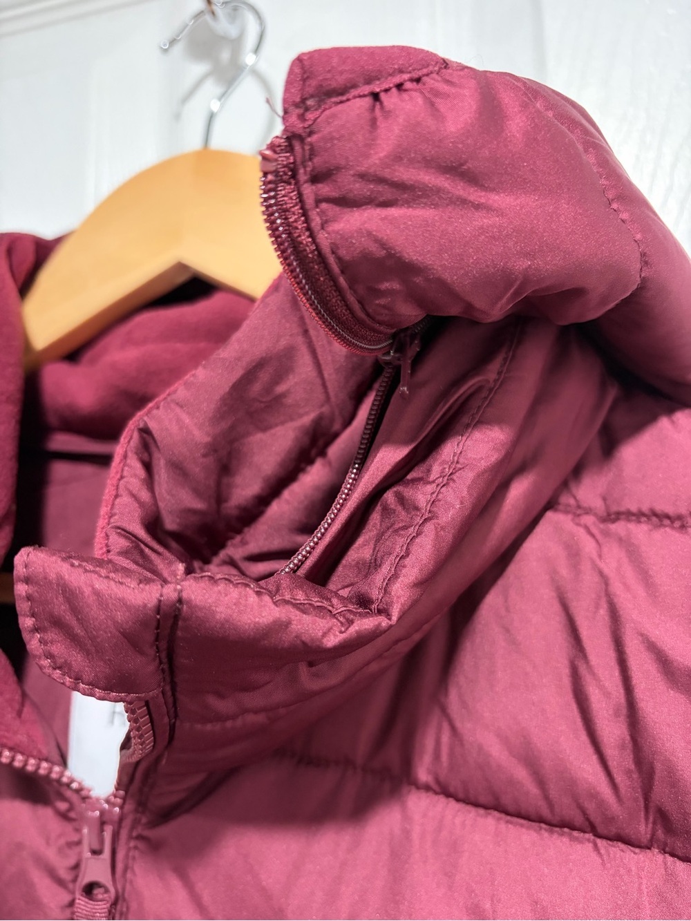 Ricki’s NWT Women's Removable Hooded Zippered Puffer Vest with Bag - Picture 6 of 7